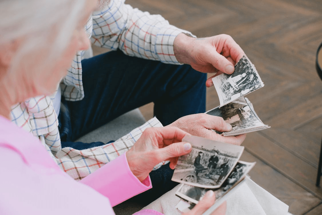 Memory Care vs Assisted Living - Choosing Right Support Level